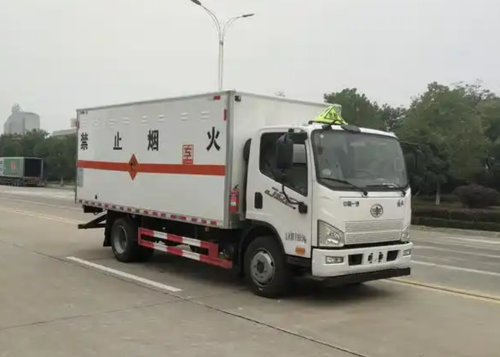 陈巴尔虎爆破器材运输车可以上高速吗？